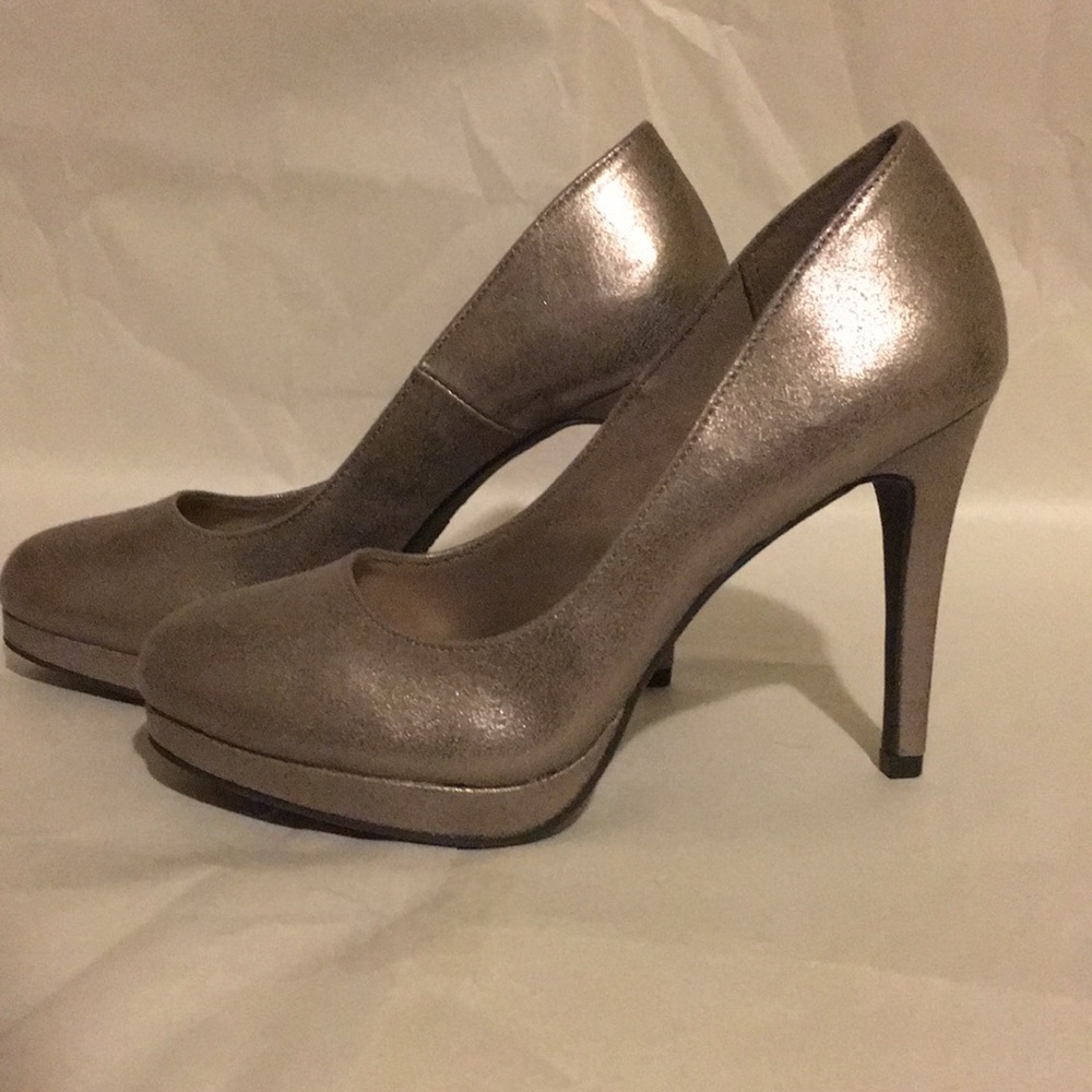 Fioni bronze heel size 7.5